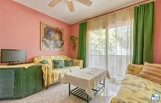 Great apartment in the center of Roses!