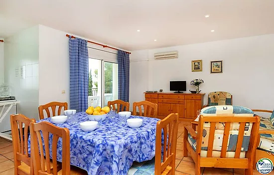 Cosy flat 100m from the sea, located in the urbanization of Fener de Baix, between Llançà and El Por