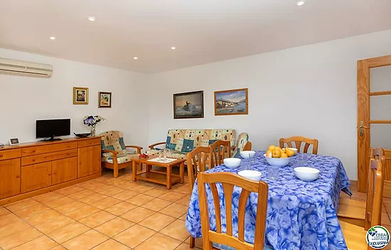 Cosy flat 100m from the sea, located in the urbanization of Fener de Baix, between Llançà and El Por