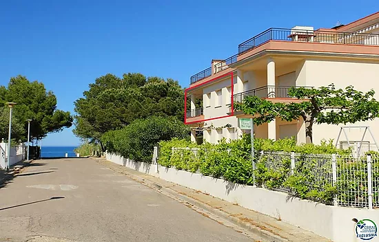 Cosy flat 100m from the sea, located in the urbanization of Fener de Baix, between Llançà and El Por