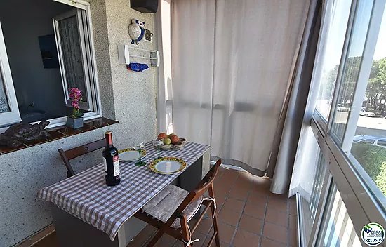 Apartment - Apartment for sale in Roses, 1 bedroom, 1 bathroom and private parking space outside.