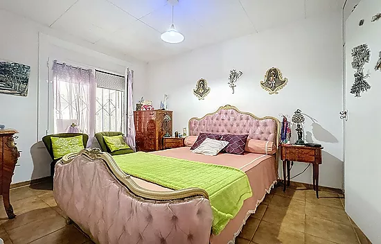 ¡Oportunidad única en el barrio de Mas Bosca, en Roses! En venta, una casa de 3 habitaciones!