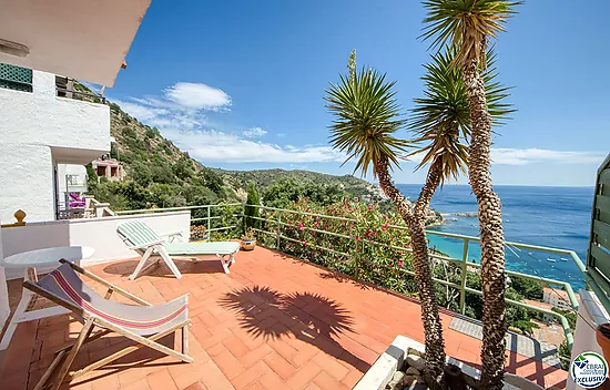 CHARMANTE MAISON DE VILLE AVEC VUE SUR MER ET PISCINE COMMUNAUTAIRE À CANYELLES