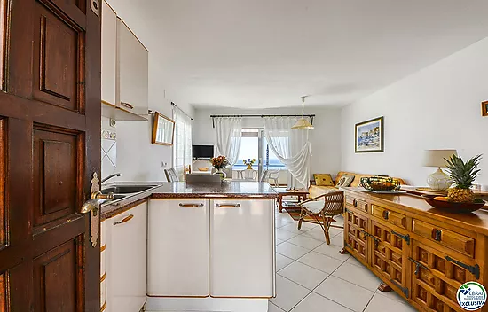 CHARMANTE MAISON DE VILLE AVEC VUE SUR MER ET PISCINE COMMUNAUTAIRE À CANYELLES