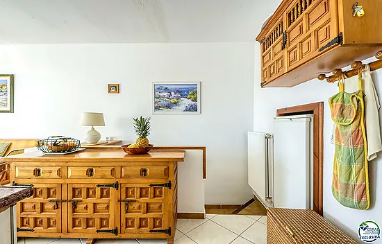 CHARMANTE MAISON DE VILLE AVEC VUE SUR MER ET PISCINE COMMUNAUTAIRE À CANYELLES