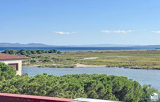 Magnífico estudio reformado con vistas al mar