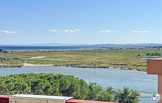 Magnífico estudio reformado con vistas al mar