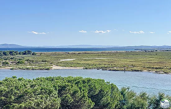 Magnífico estudio reformado con vistas al mar