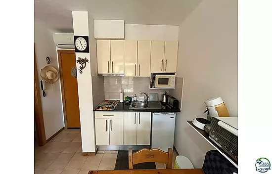 Apartamento de un dormitorio en el centro de Empuriabrava con piscina