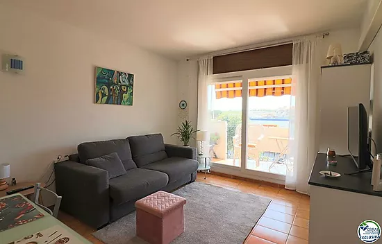 Charmant appartement avec chambre, balcon et accès à la piscine!