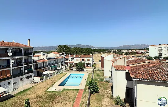 Charmant appartement avec chambre, balcon et accès à la piscine!