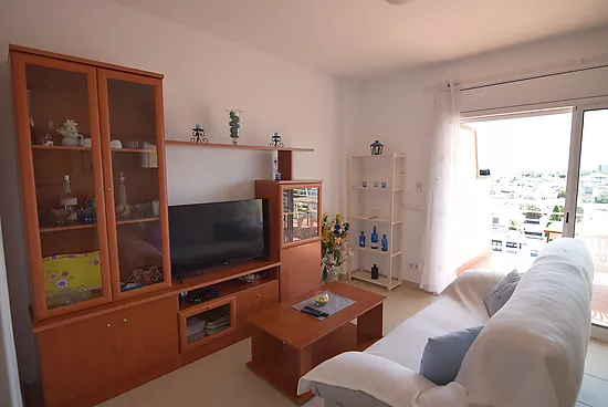 Empuriabrava, apartamento 2 dormitorios, piscina, parking y vistas canal.