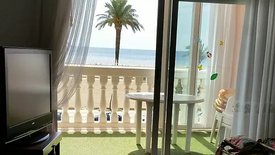 Empuriabrava, à louer, appartement  pour 6 personnes en toute première ligne de plage,proche du cent