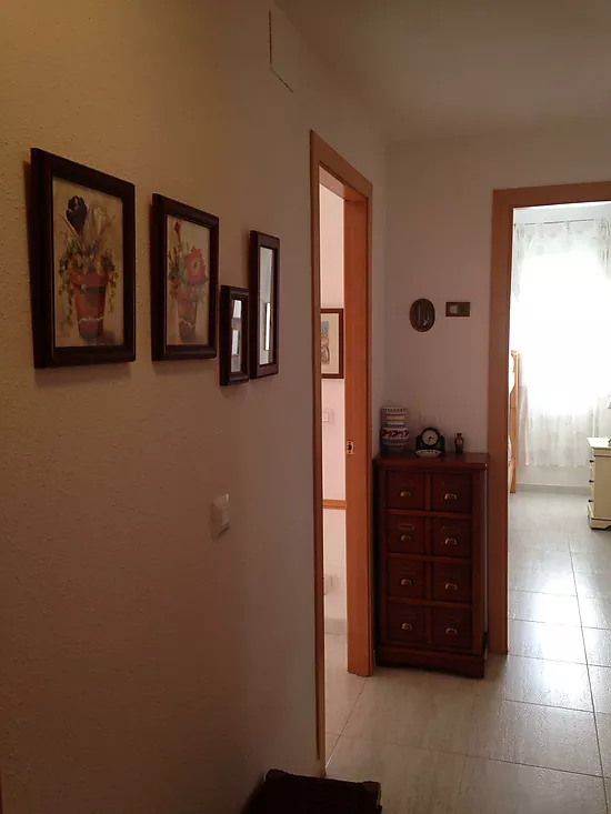 Empuriabrava, for rent, apartment 6 persons in first line of the beach, very closed of the center,  