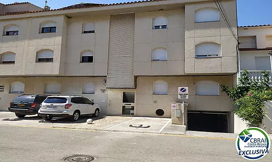 PORT MOXÓ 3.45 X 10m mooring for sailboat, garage and storage room for sale in Empuriabrava