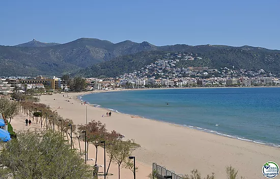 Agradable planta baja con plaza de parking.