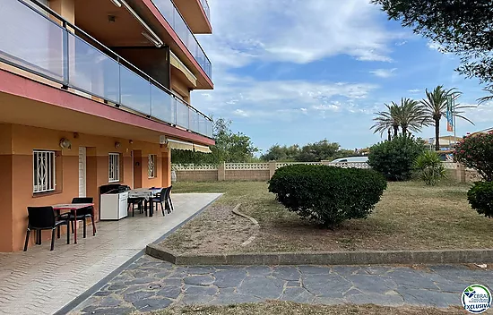 Estudio en zona natural de ensueño, sobre la zona natural de la playa de la Rubina de Empuriabrava, 