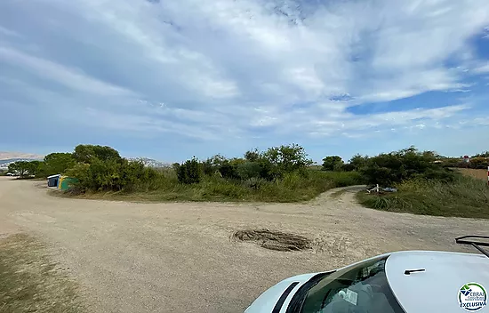 Estudio en zona natural de ensueño, sobre la zona natural de la playa de la Rubina de Empuriabrava, 