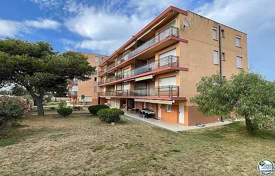 Estudio en zona natural de ensueño, sobre la zona natural de la playa de la Rubina de Empuriabrava, 