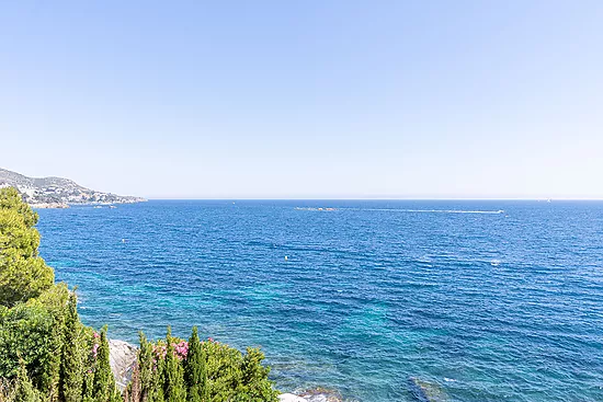 En location à Roses appartement 2 chambres, vue mer et piscine communautaire