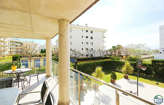 Appartement à vendre à 50m de la plage à Salatar, Roses