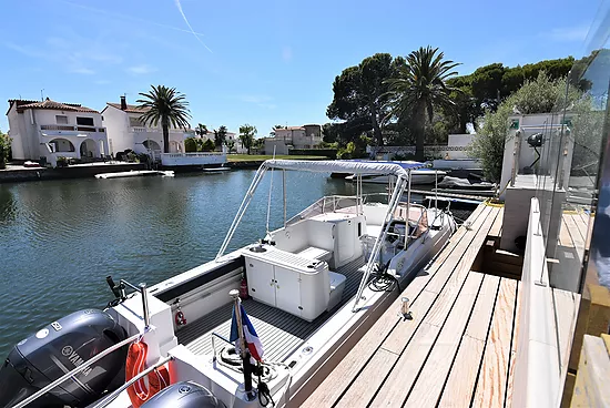 Merveilleuse maison sur le canal avec 10m d'amarrage