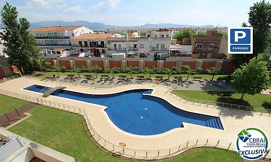 PUIG ROM EMPURIABRAVA Apartamento con parking y solárium privados y piscina comunitaria