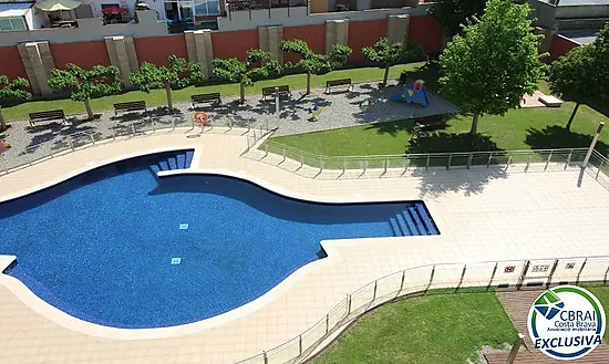 PUIG ROM EMPURIABRAVA Apartamento con parking y solárium privados y piscina comunitaria