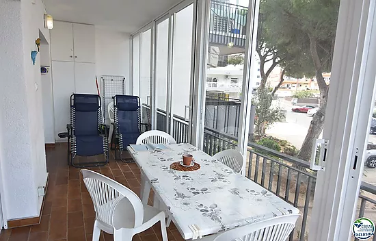 Apartment located in Santa Margarita (Roses) 250 meters from the beach.