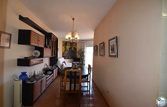 Apartment located in the center of Roses just 600m from the beach