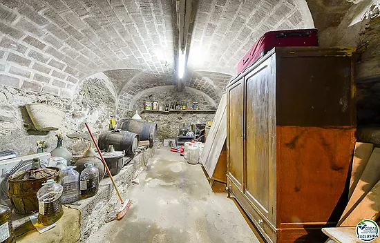 Grande maison de village au cœur de Palau Saverdera.