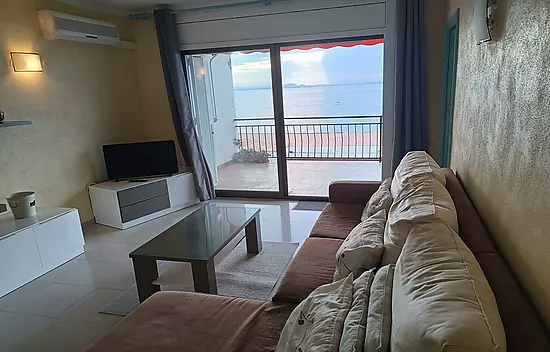 Apartamento de ensueño con vistas panorámicas a la bahía y al puerto de las Rosas