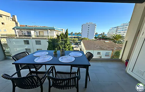 ESPECTACULAR APARTAMENTO A 120 METROS DEL MAR CON PISCINA EN SANTA MARGARITA, ROSES