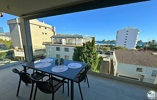 ESPECTACULAR APARTAMENTO A 120 METROS DEL MAR CON PISCINA EN SANTA MARGARITA, ROSES