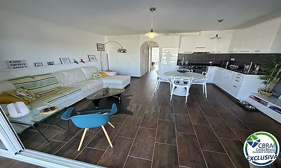 Réservé - Penthouse avec 2 chambres, vue mer et grand garage