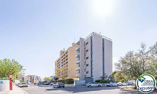 CLOT DELS FRANQUETS Ground floor apartment with 3 bedrooms and 224 m2 of terrace and garden