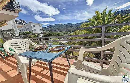 COMFORTABLE APARTMENT WITH MOUNTAIN VIEW WITH TERRACE AND PARKING