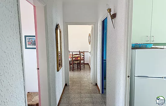 2 BEDROOM APARTMENT, SEA VIEW, POOL AND PARKING