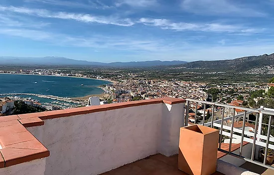 APARTAMENTO con vistas al mar en el Mirador de La Bahía de Roses