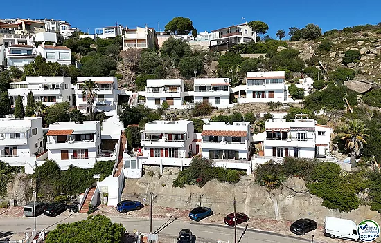 Impressionnante MaisonRénovée avec Vue Mer à Canyelles Petites