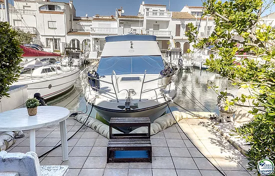 Maison mitoyenne à Empuriabrava avec amarrage de 9x4m. avant les ponts