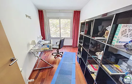 3-bedroom apartment in the heart of Rosas for sale: