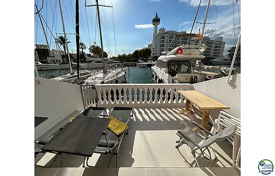 Grand et moderne studio au canal avec de jolies vues sur Empuriabrava, sud-ouest, terrasse licence t