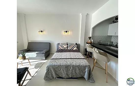 Grand et moderne studio au canal avec de jolies vues sur Empuriabrava, sud-ouest, terrasse licence t