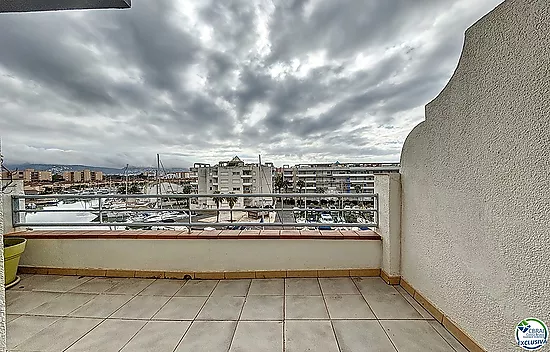 Appartement dernier étage d’une chambre avec vue sur le canal