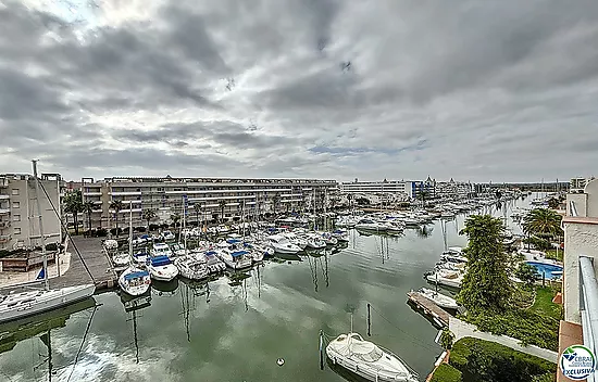 Appartement dernier étage d’une chambre avec vue sur le canal