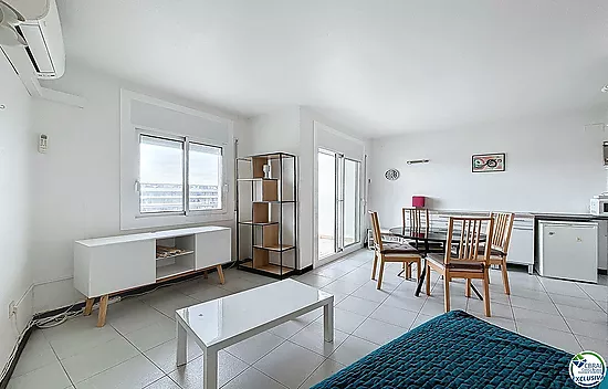 Appartement dernier étage d’une chambre avec vue sur le canal