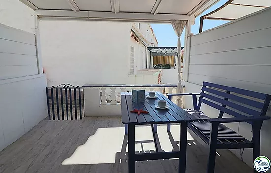 Maison mitoyenne avec une grande terrasse orientée au sud à Sant Maurici