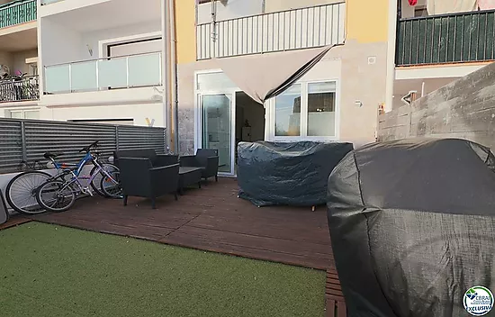 Amplio apartamento de 2 dormitorios con gran terraza de 31m2