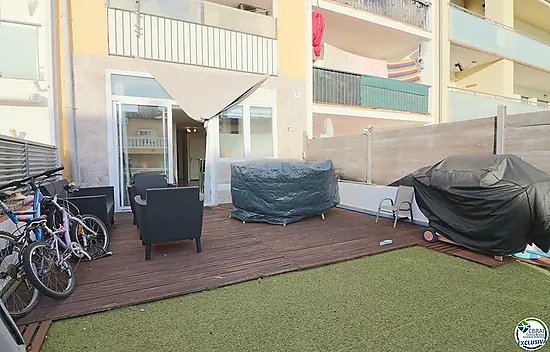 Amplio apartamento de 2 dormitorios con gran terraza de 31m2